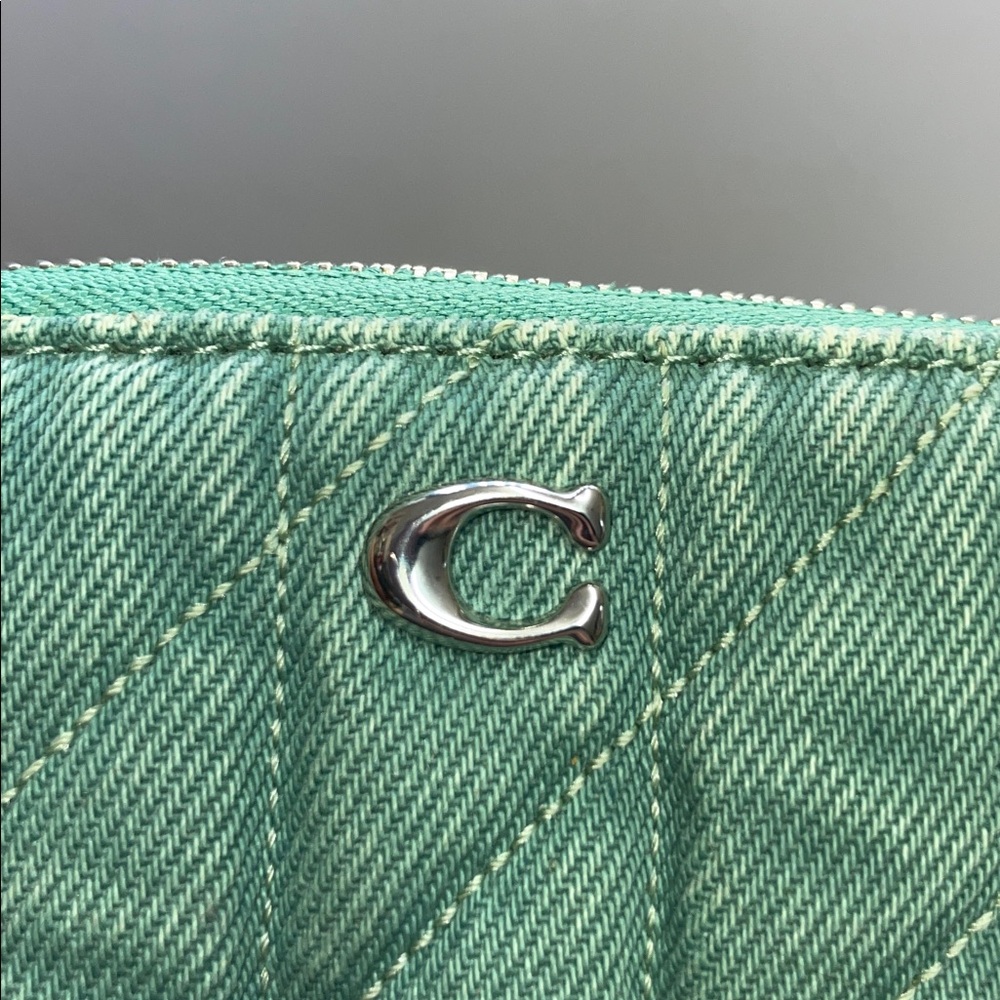 Coach Essential Small Quilted Zip Around Card Case - Picture 7 of 13